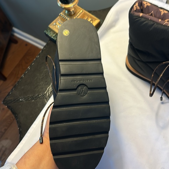 Louis Vuitton boots - Picture 8 of 14